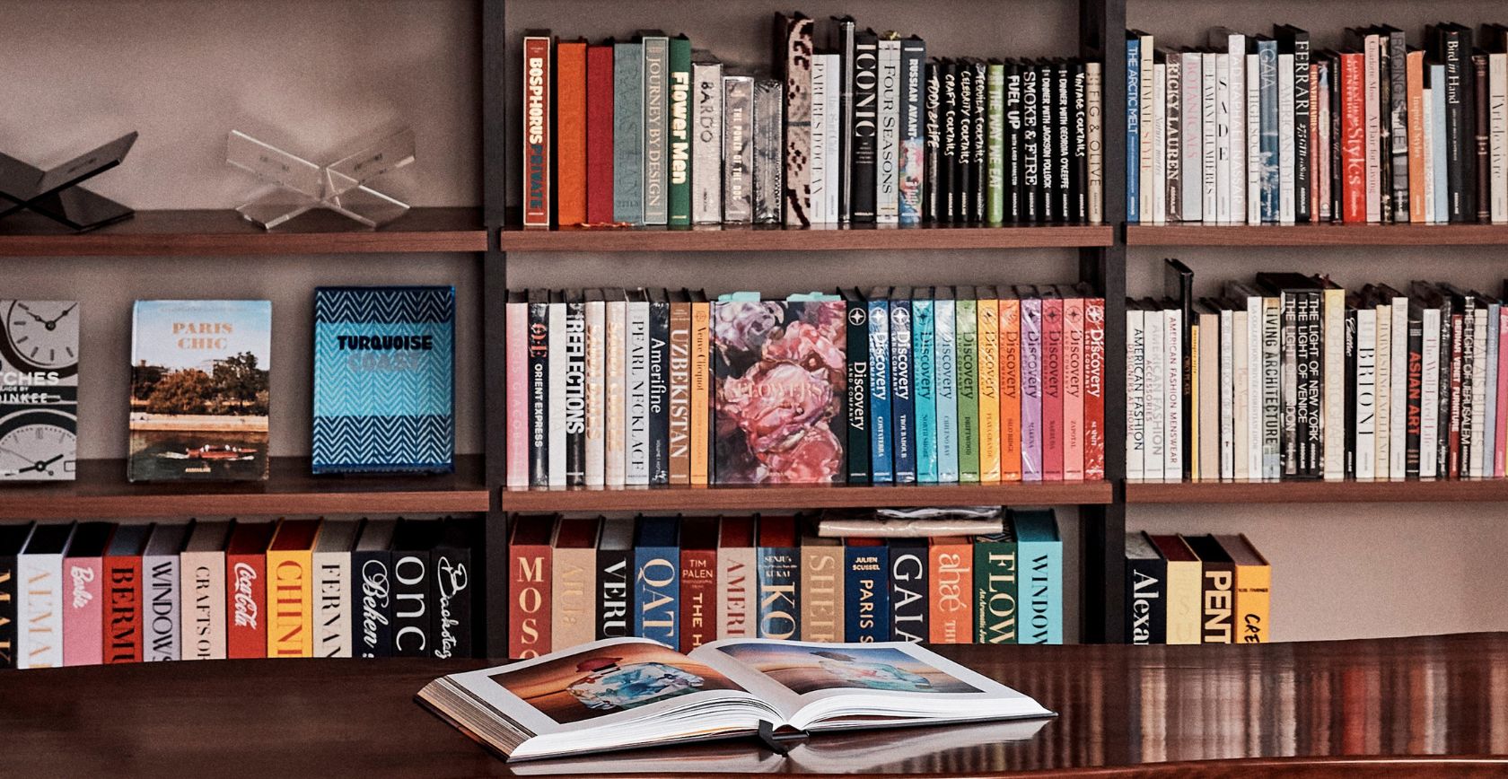 Luxury Coffee Table and Art Books | ASSOULINE Browse our collection of luxury coffee table books at ASSOULINE. Immerse yourself in culture & style. Enjoy complimentary shipping on orders over $200.